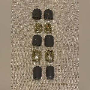 10 press on nails💅🏽🩶
